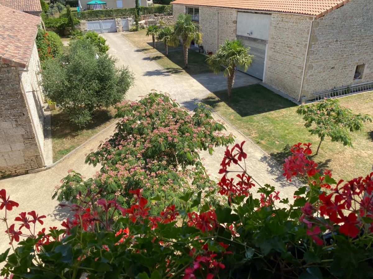Montaillon Chambres D'Hotes Mougon Εξωτερικό φωτογραφία